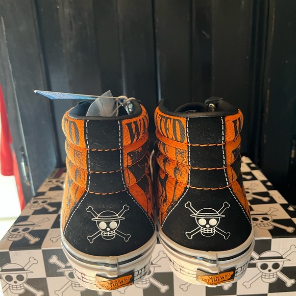 **SPECIAL EDITION VANS* One Piece Wanted Nami Ora Vans Sk8 -Hi top Sneakers - Picture 3 of 5